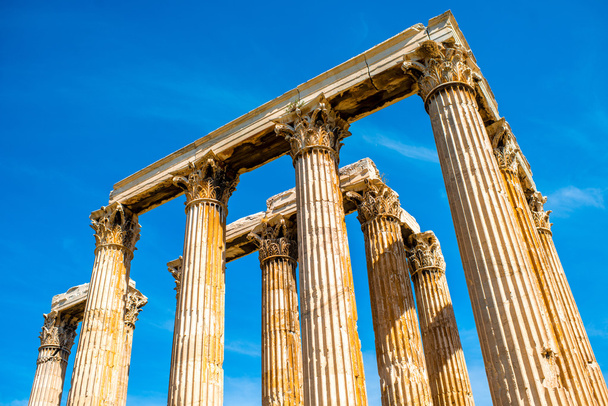 Zeus templo ruínas em Atenas
 - Foto, Imagem