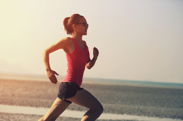 Fitness mujer corriendo - Foto, imagen