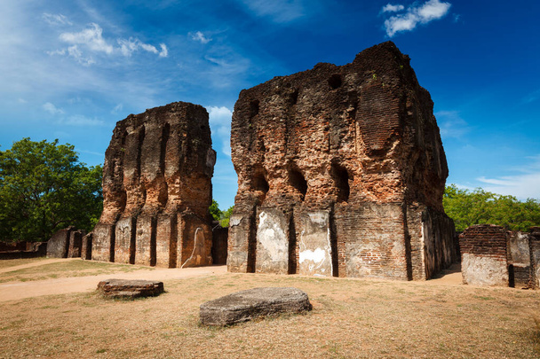Antiguas ruinas del Palacio Real - Patrimonio de la Humanidad por la UNESCO. Polonnaruwa, Sri Lanka - Foto, imagen