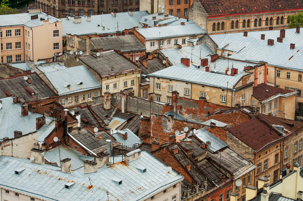 Muitos telhados pobres da cidade velha do alto
 - Foto, Imagem