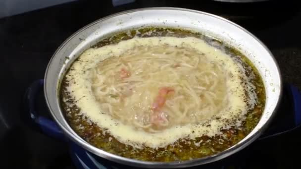 Gotowanie zupy - Materiał filmowy, wideo