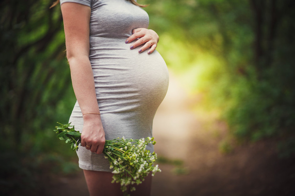 pregnant in nature - Фото, зображення
