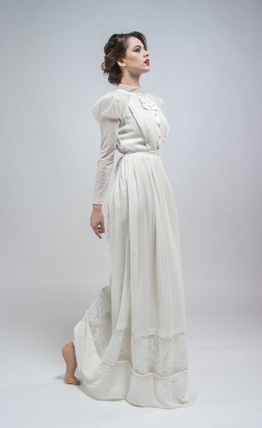 Woman in white dress - Fotó, kép