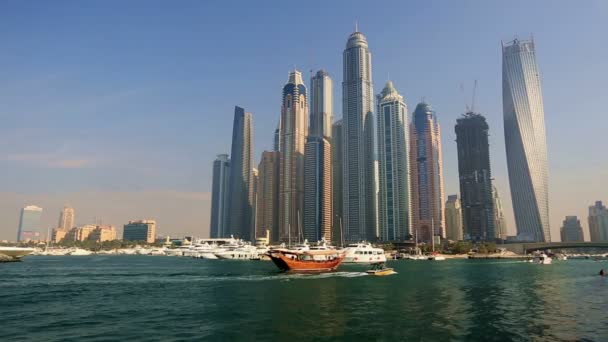 kilátás nyílik Dubai felhőkarcoló - Felvétel, videó