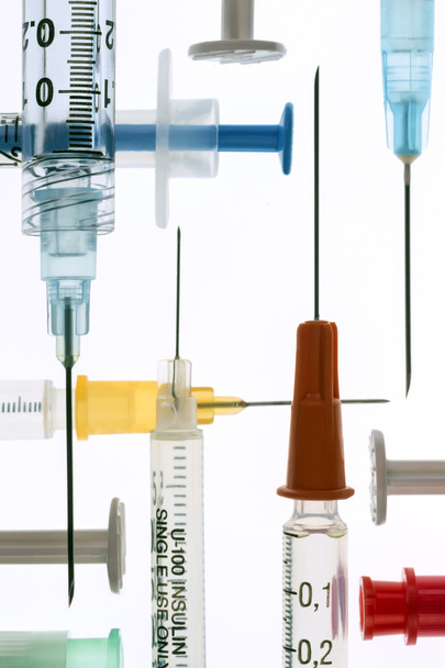 Medizin - Spritzen und Nadeln - Injektionen - Foto, Bild