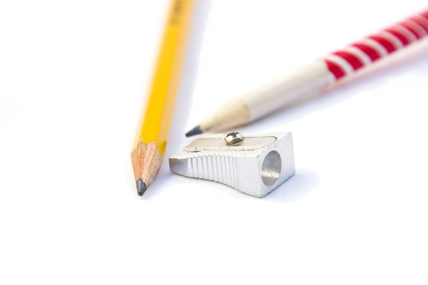 δύο μολύβια και μια ξύστρα - Φωτογραφία, εικόνα