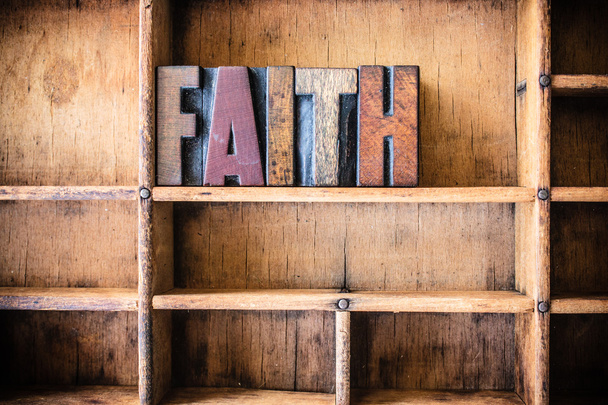 Conceito de fé tema de madeira Letterpress
 - Foto, Imagem