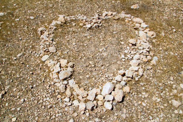 Coeur en forme de symbole d'amour de pierres
 - Photo, image