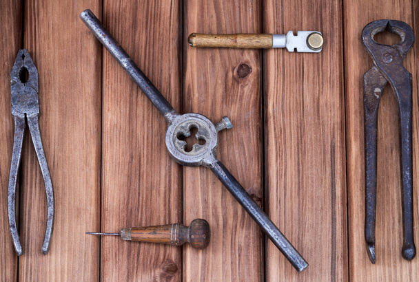 Старі робочі інструменти
 - Фото, зображення