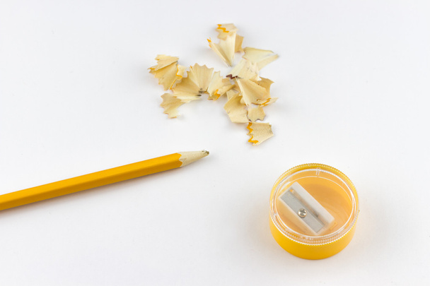 lápis amarelo, apontador
 - Foto, Imagem