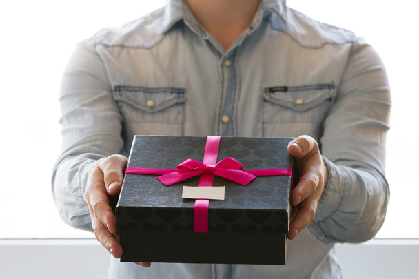 man holding gift box - Photo, Image