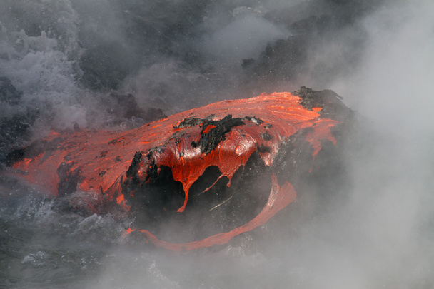 El flujo de lava entra al mar en Hawái
 - Foto, Imagen