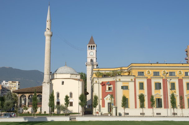 Mosquée et Tour de l'Horloge à Tirana
  - Photo, image