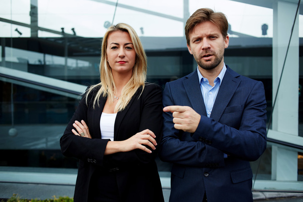 business colleagues standing near office building - Foto, afbeelding