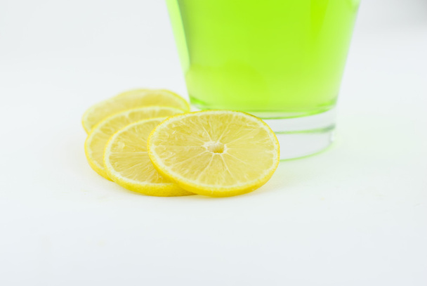Limone fresco e bevanda al limone
 - Foto, immagini