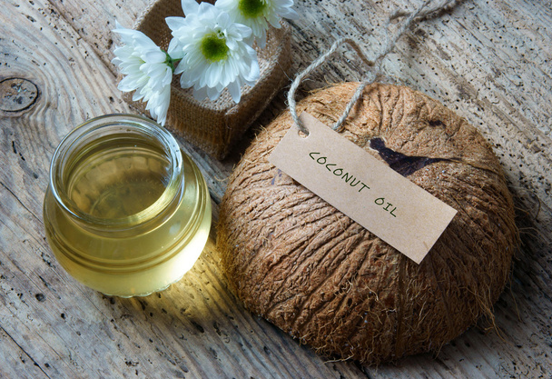 Kokosöl, ätherisches Öl, biologische Kosmetik  - Foto, Bild