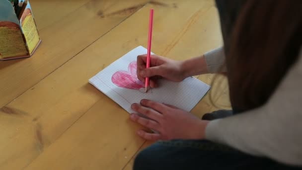 Little girl draws - 映像、動画