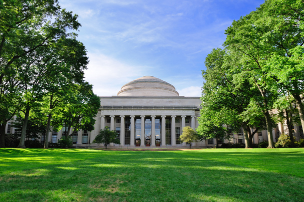 Campus do MIT
 - Foto, Imagem