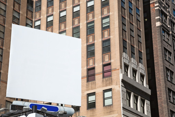 Cartelera cuadrada en blanco en Nueva York
 - Foto, Imagen