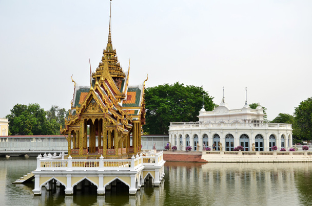 Bang Pa-In kuninkaallinen palatsi Ayutthayassa, Thaimaassa
. - Valokuva, kuva