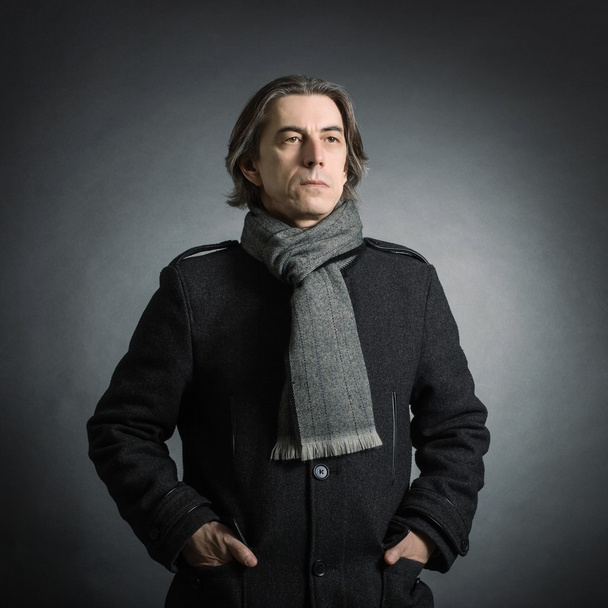 férfi fekete kabátot - Fotó, kép