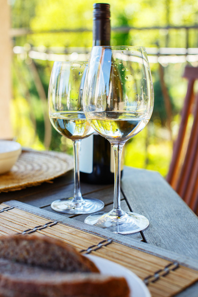 dvě sklenice vína - Fotografie, Obrázek