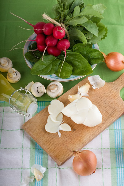 Традиційний словацький сир з овочами та грибами
 - Фото, зображення