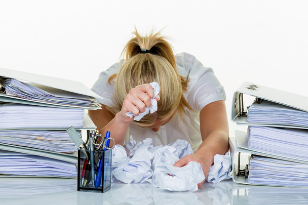 woman in office with burnout - Zdjęcie, obraz