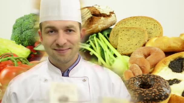 chef sonríe a la cámara - comida - verduras, frutas y productos de panadería - estudio de fondo blanco
 - Metraje, vídeo