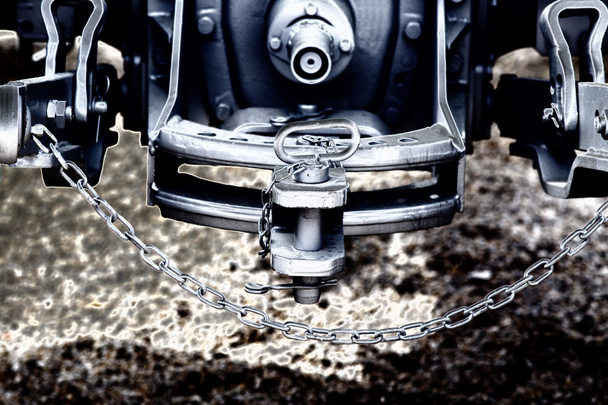 Tractor enganche y barra de remolque
 - Foto, Imagen