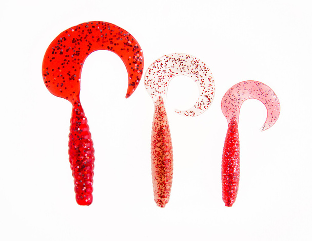 Красная силиконовая приманка трех размеров
 - Фото, изображение