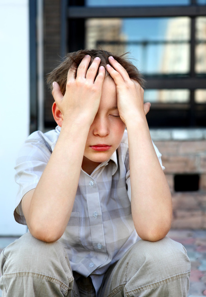Stressed Kid outdoor - Foto, Imagen