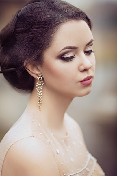 Beautiful young woman with makeup - Foto, afbeelding
