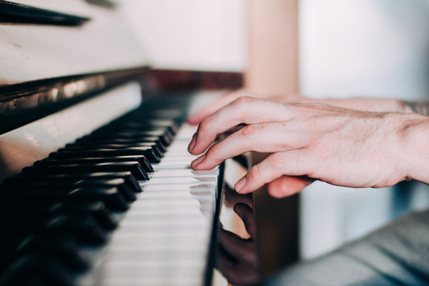 Hands of a piano player - Fotoğraf, Görsel
