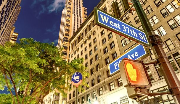 Nova Iorque City Street Signs
 - Foto, Imagem