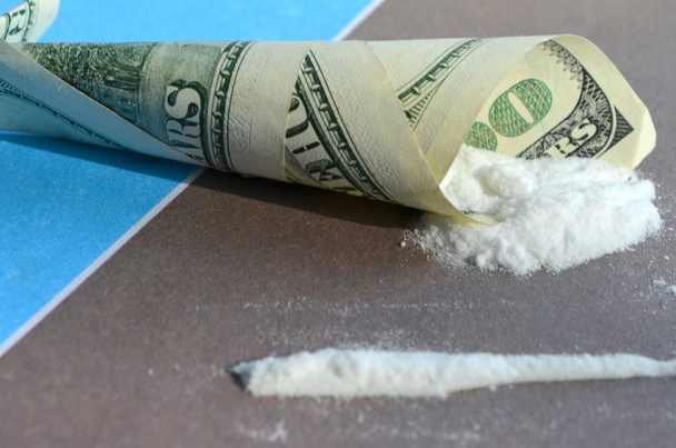 Drogas e dinheiro
 - Foto, Imagem