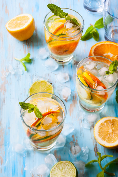  citrus water with mint  - Foto, Imagem