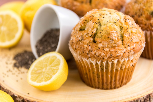 muffins de graines de pavot au citron frais au four
 - Photo, image