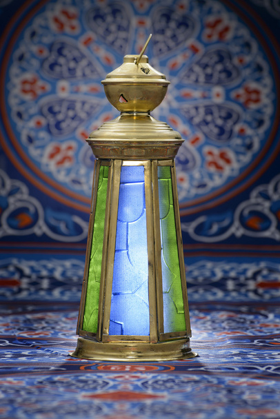 Vintage lantaarn over Ramadan stof - Foto, afbeelding