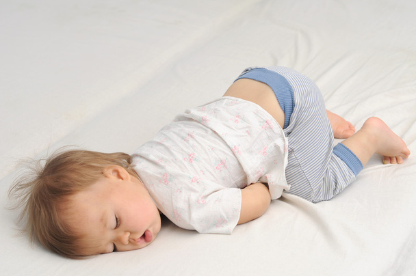 Baby sleeping bottom up - Fotoğraf, Görsel