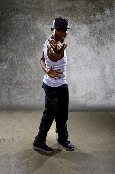 man posing hip hop dance - Zdjęcie, obraz