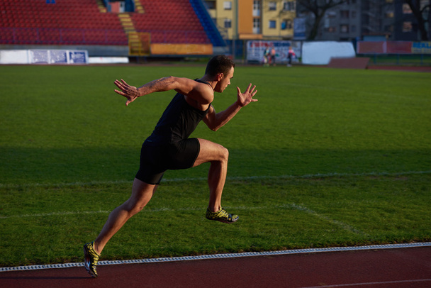 Athletic man start - Fotoğraf, Görsel