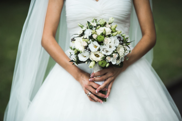 Very beautiful wedding bouquet - Foto, afbeelding