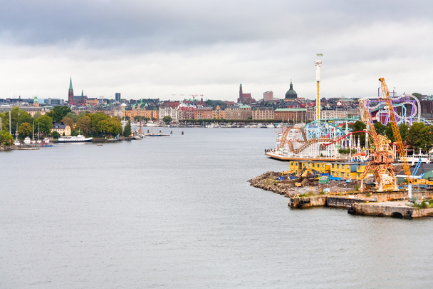 Vista sobre Tivoli Grona Lund y la isla Beckholmen Estocolmo
 - Foto, imagen