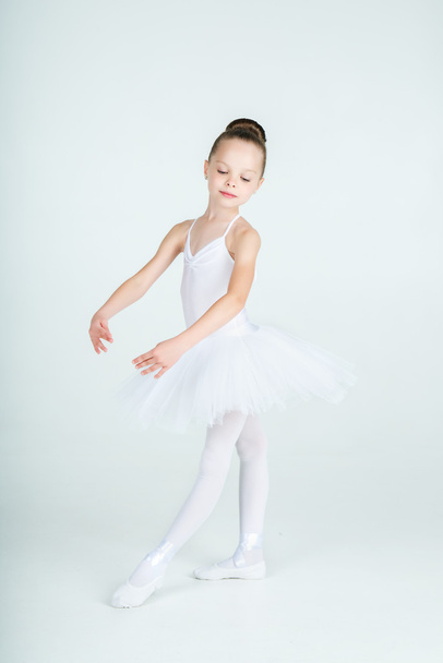 A little adorable young ballerina - Foto, afbeelding