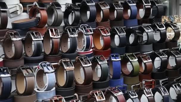 tienda de cinturones de pantalón de gamuza colorido
 - Metraje, vídeo