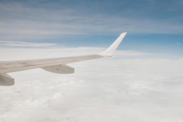Вид с воздуха на облака
 - Фото, изображение