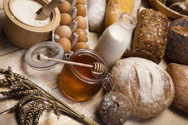 Variété de pain de blé entier
 - Photo, image