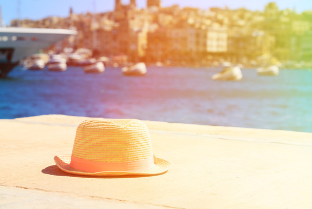 καπέλο στις διακοπές στη Μάλτα καλοκαίρι - Φωτογραφία, εικόνα