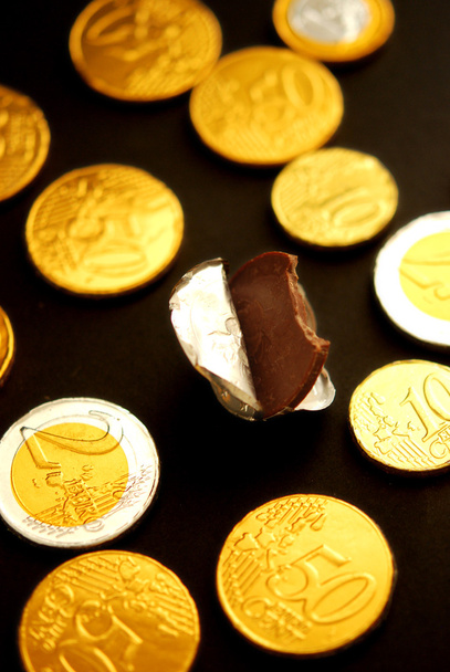 Monedas de chocolate en euros
 - Foto, imagen